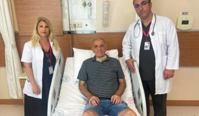 Aynı anda iki ameliyatla kanserden kurtuldu