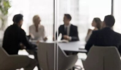 Dev banka binlerce çalışanını işten çıkarıyor