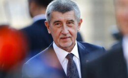 Eski Çekya Başbakanı Babis’e seçim mitinginde saldırı