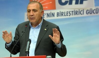 Gürsel Tekin: Bina büyük bina hepimize yeter