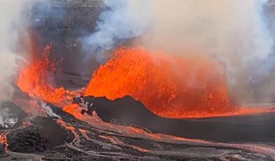 Hawaii’deki Kilauea Yanardağı’nda 32’inci patlama! 100 metreye kadar lav püskürdü