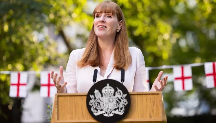 İngiltere hükümetinin iki numarası eksik vergi nedeniyle istifa etti