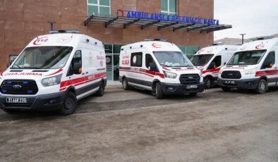 Yaylada yıldırım isabet eden baba ile oğlu hayatını kaybetti