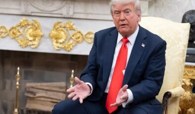 Epstein sorusu Trump’ı çıldırttı: Lisansınız elinizden alınmalı