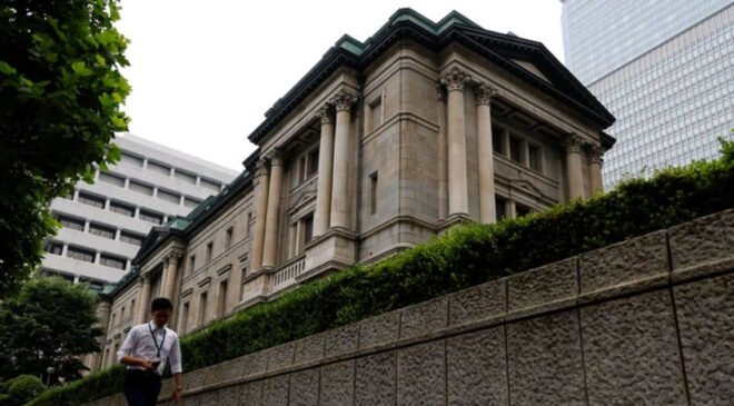 Faizi 30 yılın zirvesine yükseltti