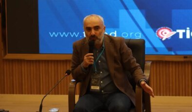 İsmail Saymaz: Sosyal medya gazeteciliği dönüştürdü, sürecin kurbanı gazeteler oldu