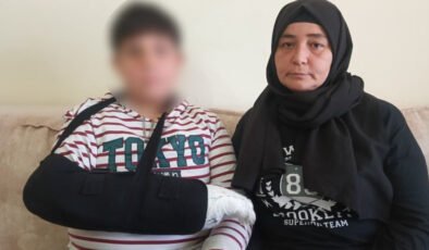 Okulda akran zorbalığı… Parmağı kırıldı dokuları koptu!