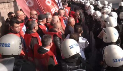 Polis ekipleri, TBMM önünde eylem yapmak isteyen grubu ablukaya aldı