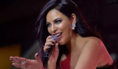 Zara’dan iddialı selfie: Göğüs detayı ön planda